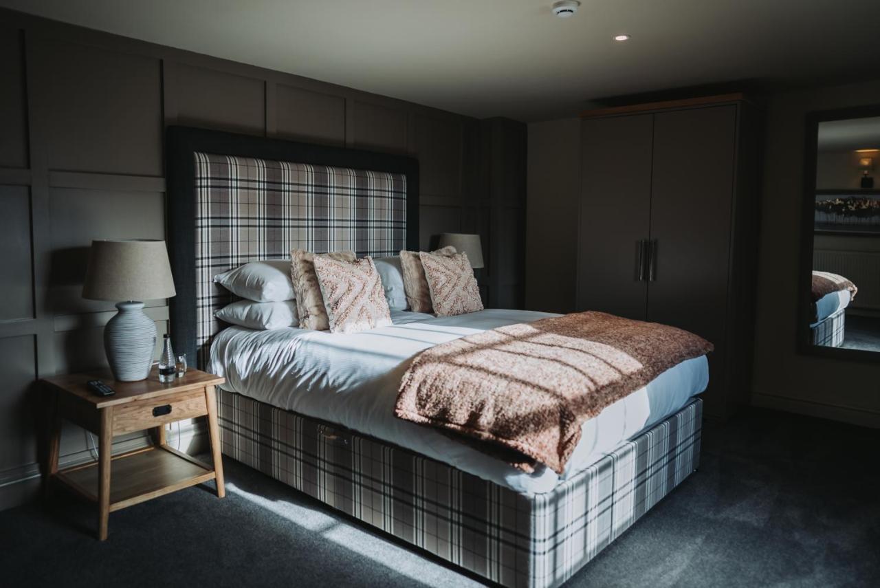 The Assheton Arms Hotel Клитеро Екстериор снимка