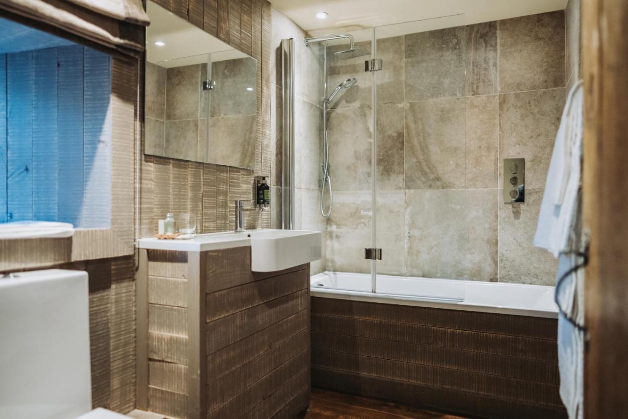 The Assheton Arms Hotel Клитеро Екстериор снимка