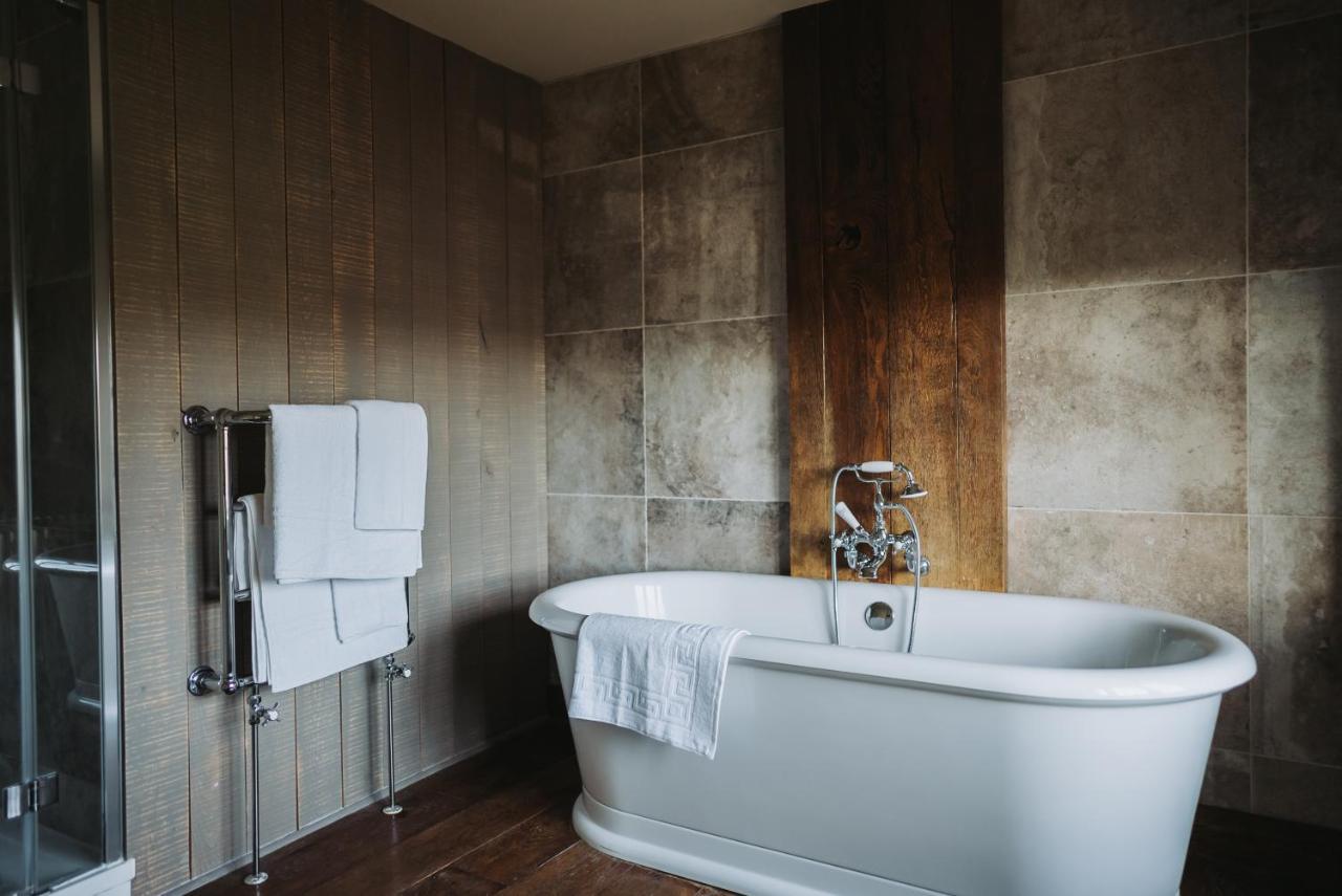 The Assheton Arms Hotel Клитеро Екстериор снимка