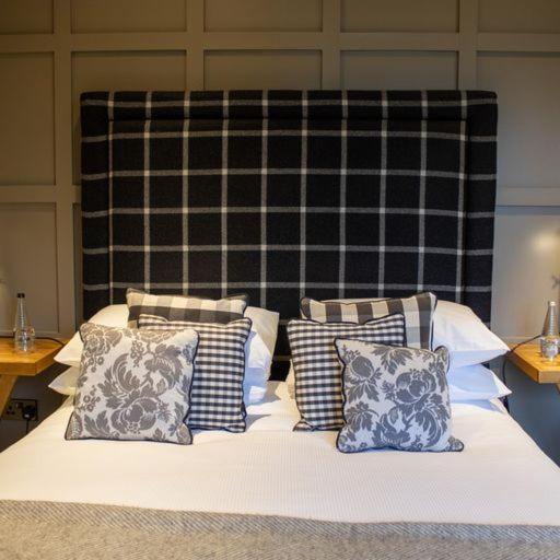 The Assheton Arms Hotel Клитеро Екстериор снимка