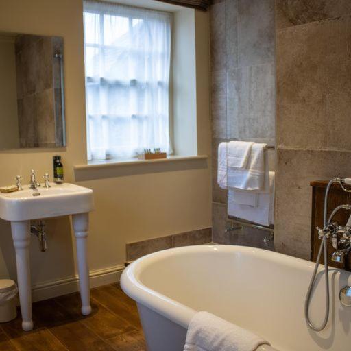The Assheton Arms Hotel Клитеро Екстериор снимка