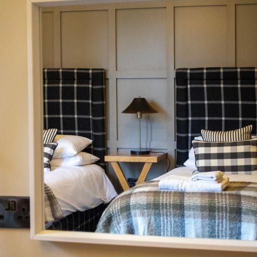 The Assheton Arms Hotel Клитеро Екстериор снимка