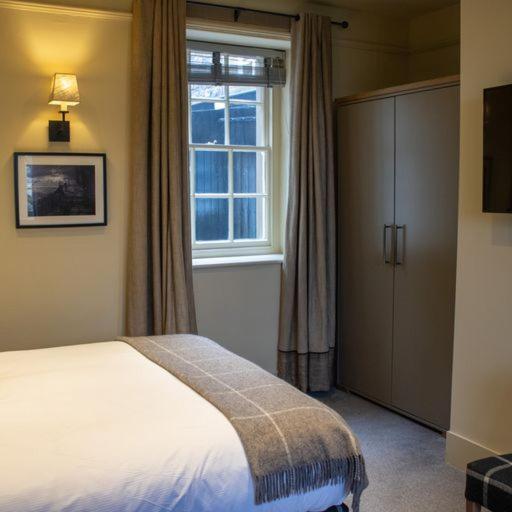 The Assheton Arms Hotel Клитеро Екстериор снимка