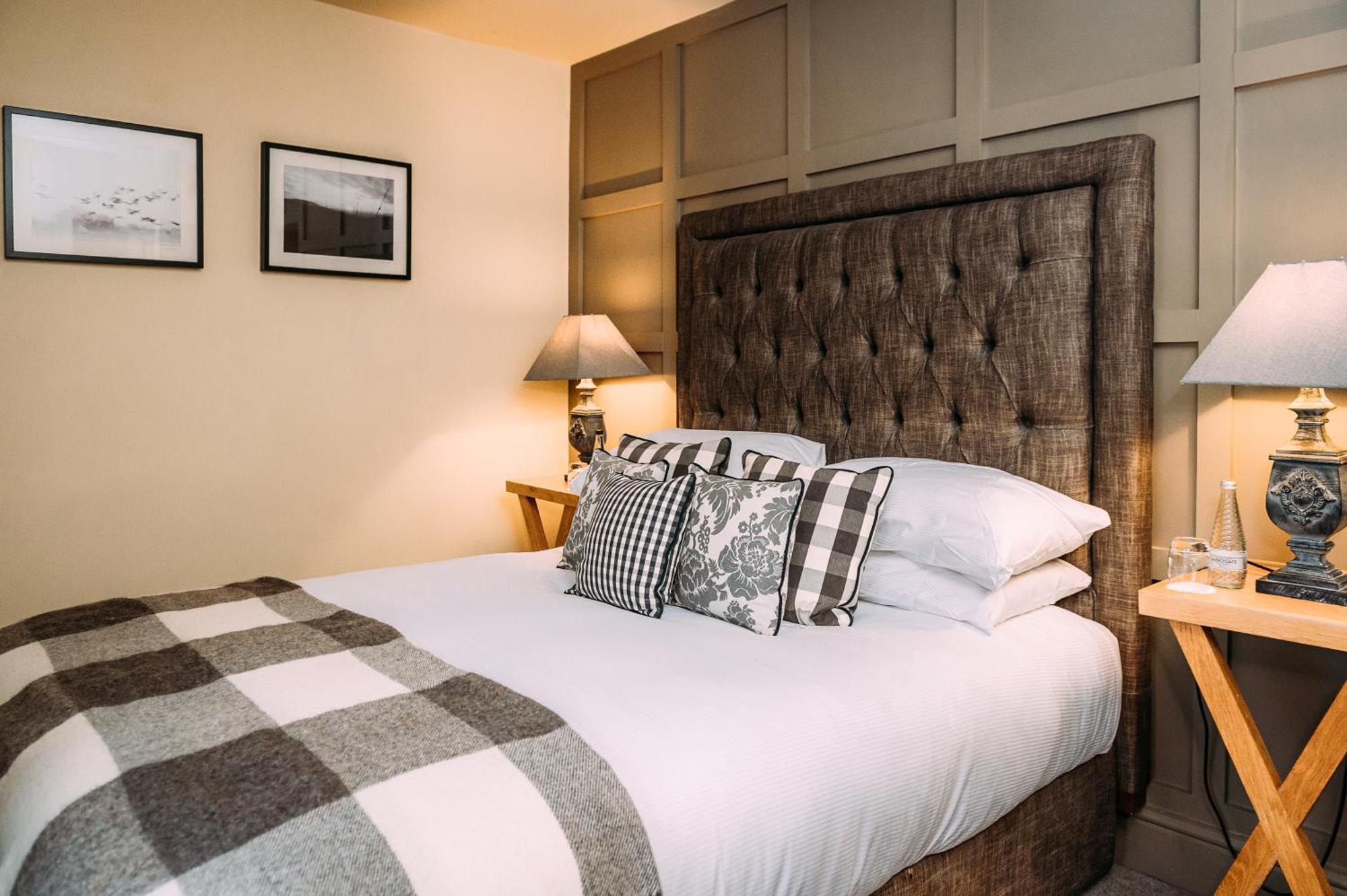 The Assheton Arms Hotel Клитеро Екстериор снимка