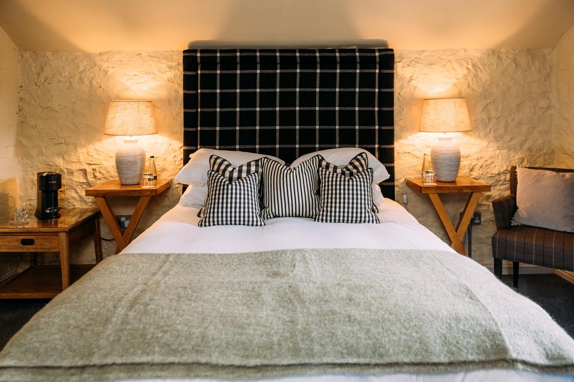 The Assheton Arms Hotel Клитеро Екстериор снимка