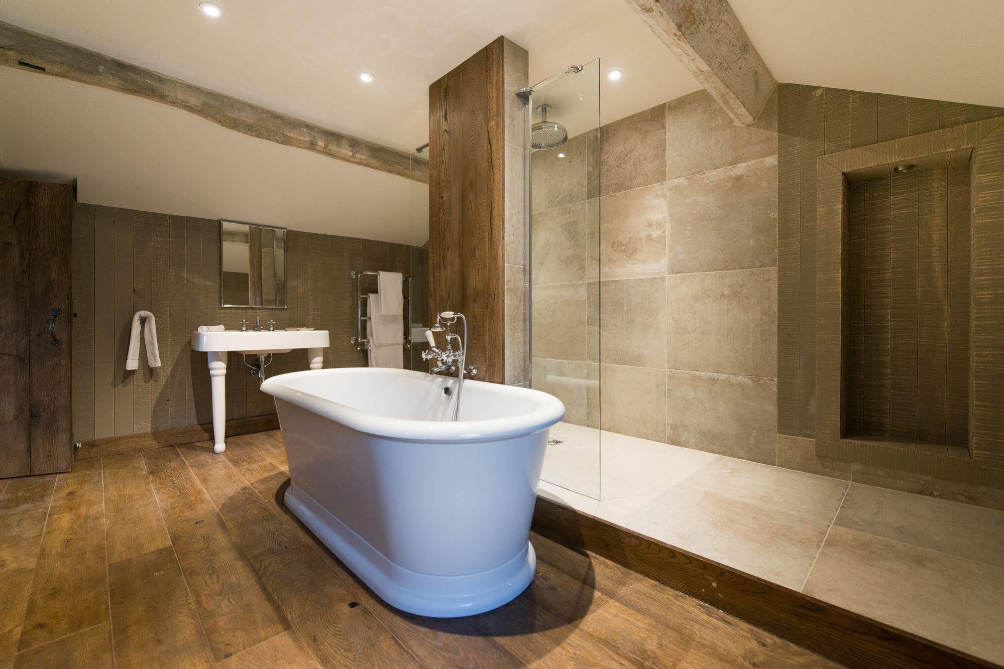 The Assheton Arms Hotel Клитеро Екстериор снимка